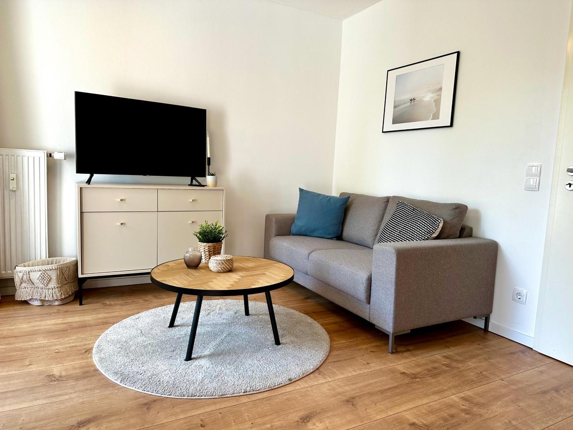 Gemuetliches 1R Apartment Mit Balkon, Parking, Tv Streaming Magdeburg Exteriör bild
