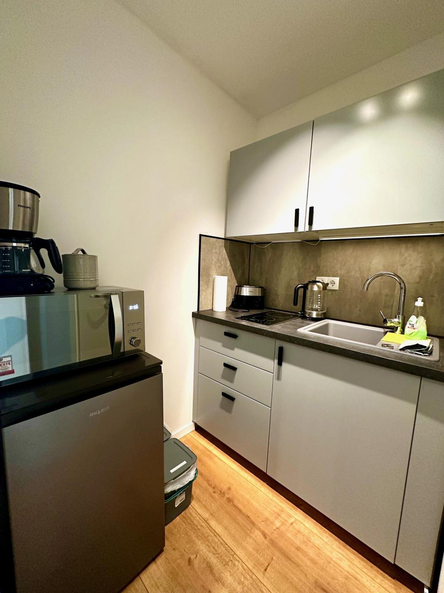 Gemuetliches 1R Apartment Mit Balkon, Parking, Tv Streaming Magdeburg Exteriör bild